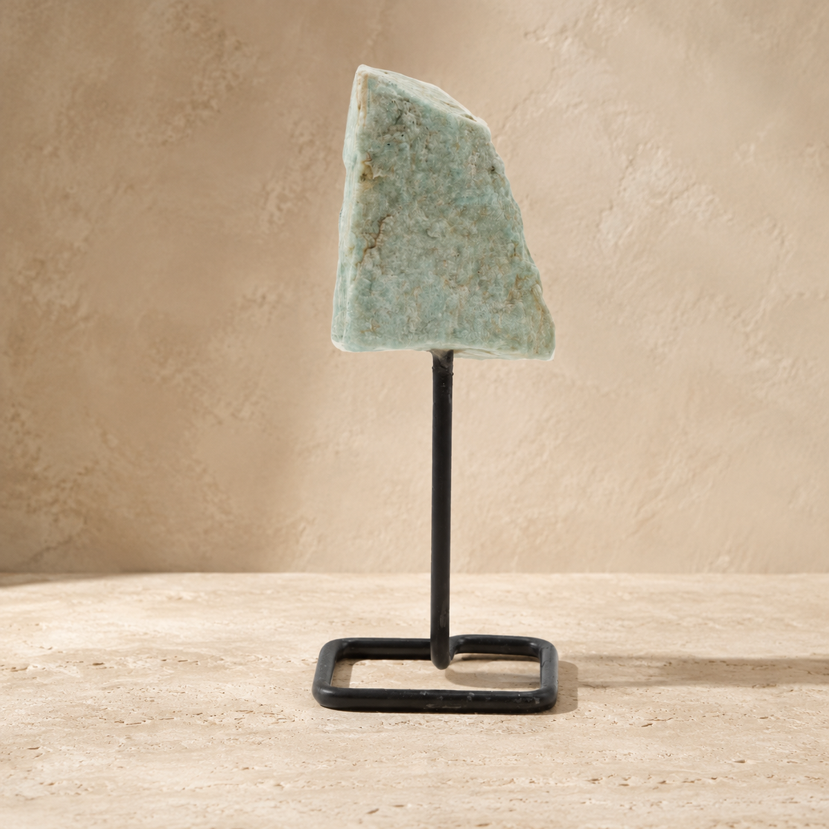 Natuurlijke Amazoniet op Standaard – Calm Ritual