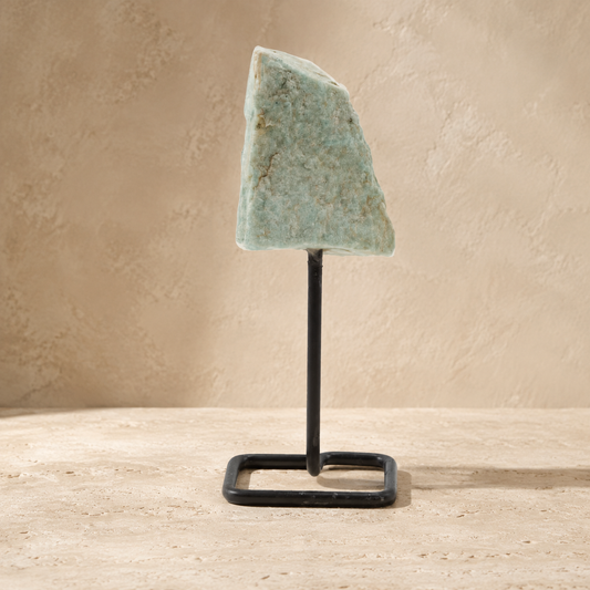 Natuurlijke Amazoniet op Standaard – Calm Ritual