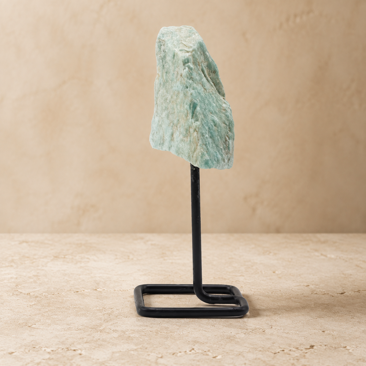 Natuurlijke Amazoniet op Standaard – Calm Ritual